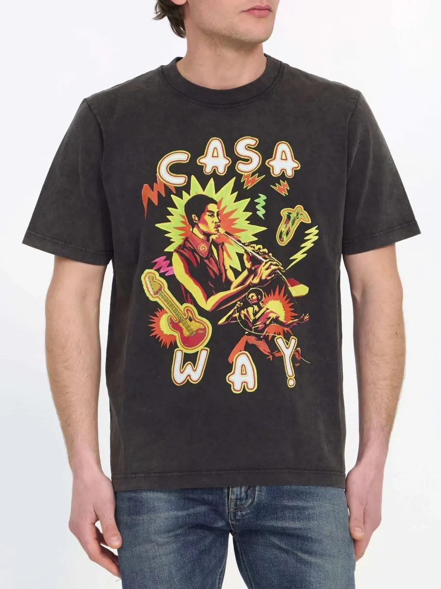 Мужская футболка с принтом Casa Way на модели, вид спереди