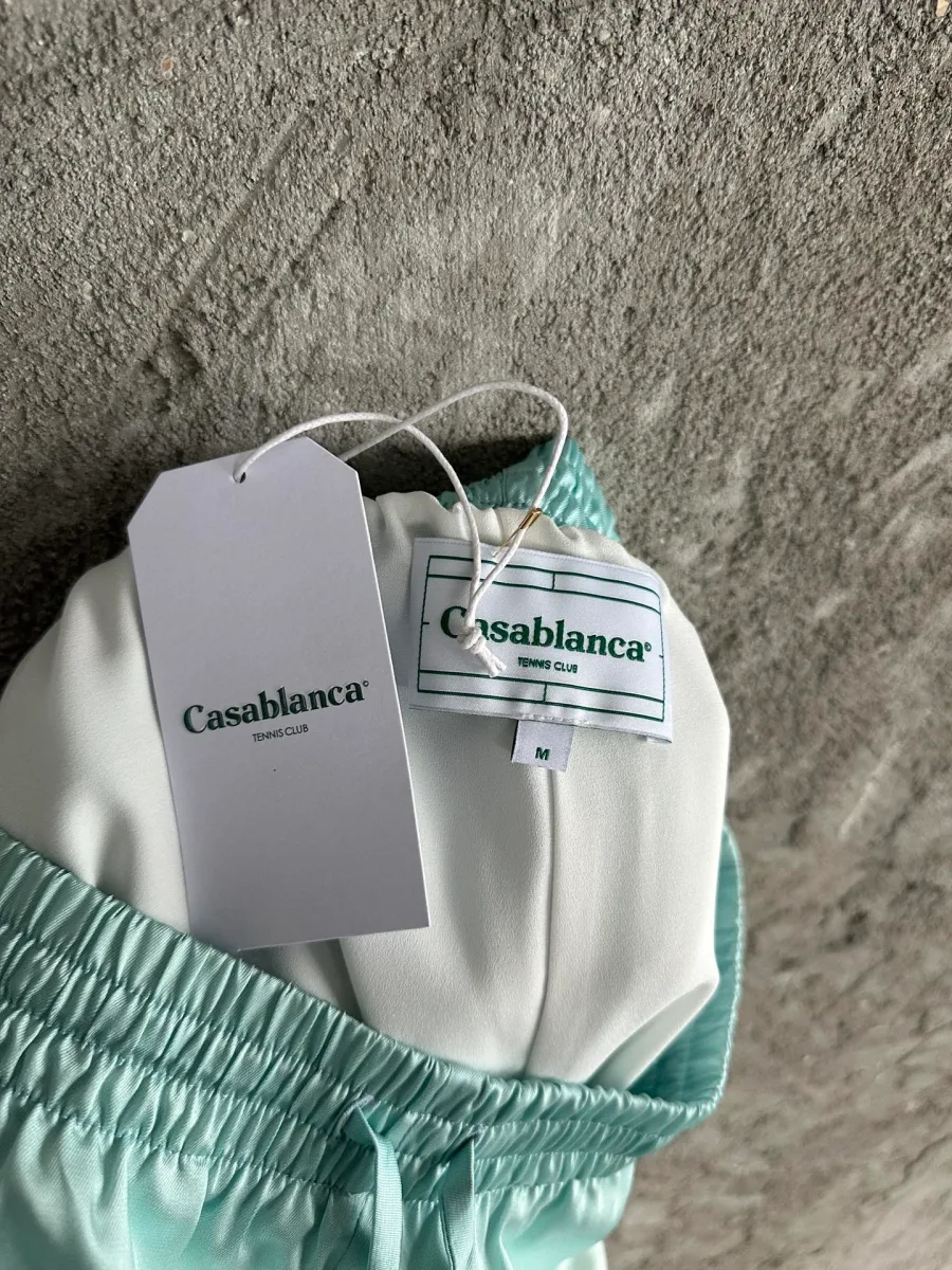 Фирменные тканевые бирки и навесной ярлык бренда Casablanca