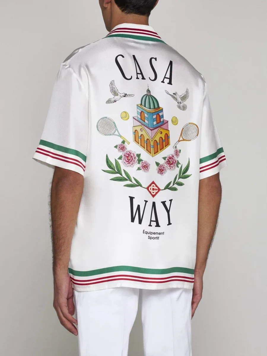 Рубашка с крупным принтом Casa Way на модели, вид со спины