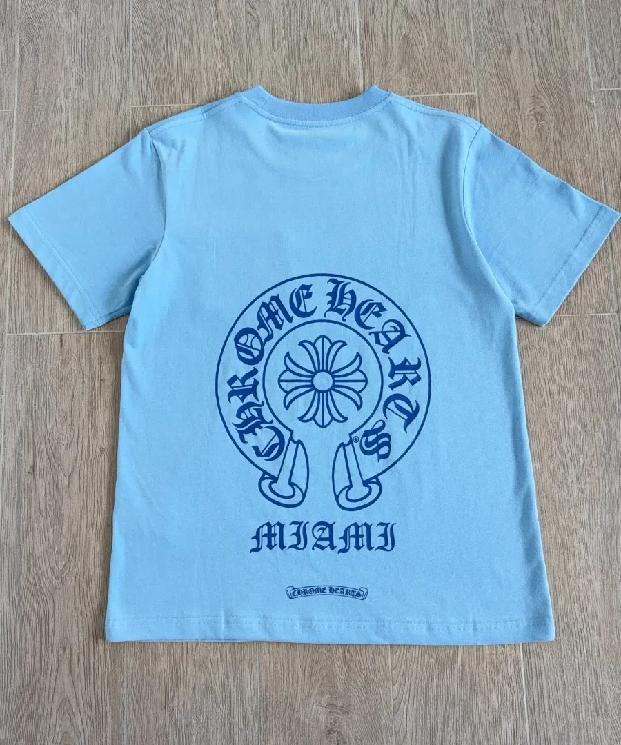 Голубая футболка Chrome Hearts Miami, вид сзади