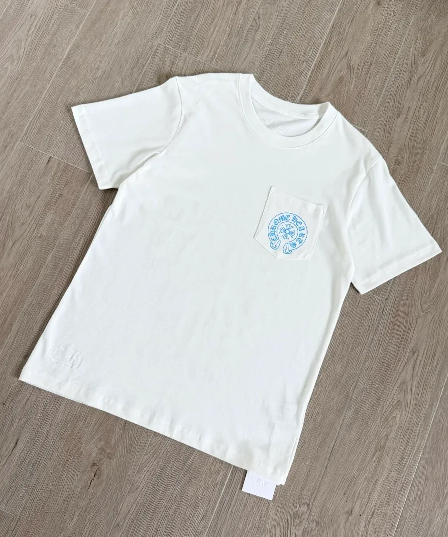 Белая футболка Chrome Hearts Miami под углом