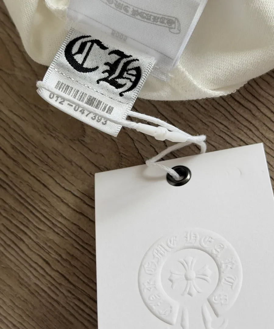 Бирка белой футболки Chrome Hearts Miami