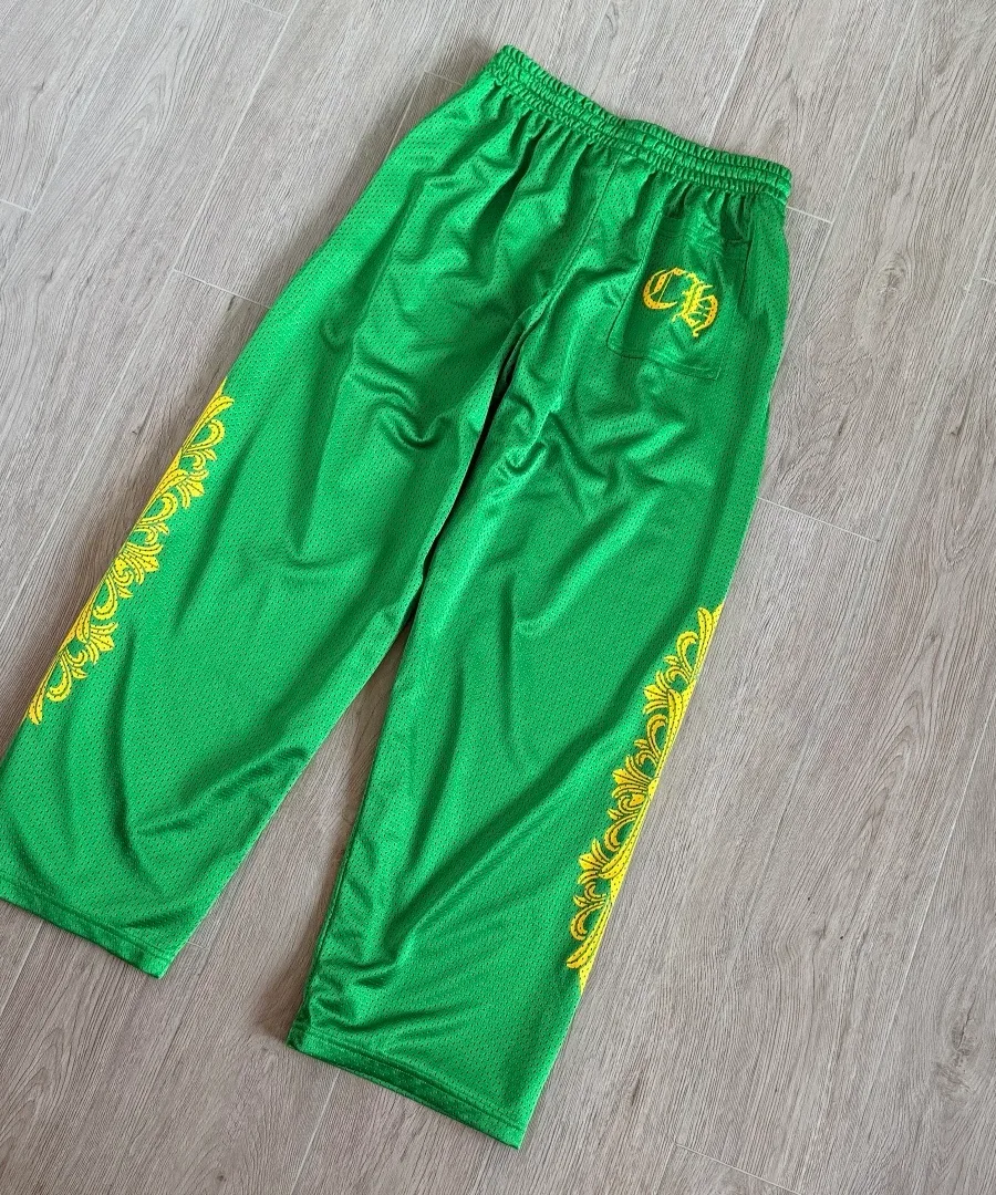 Зеленые сетчатые штаны Chrome Hearts, общий вид