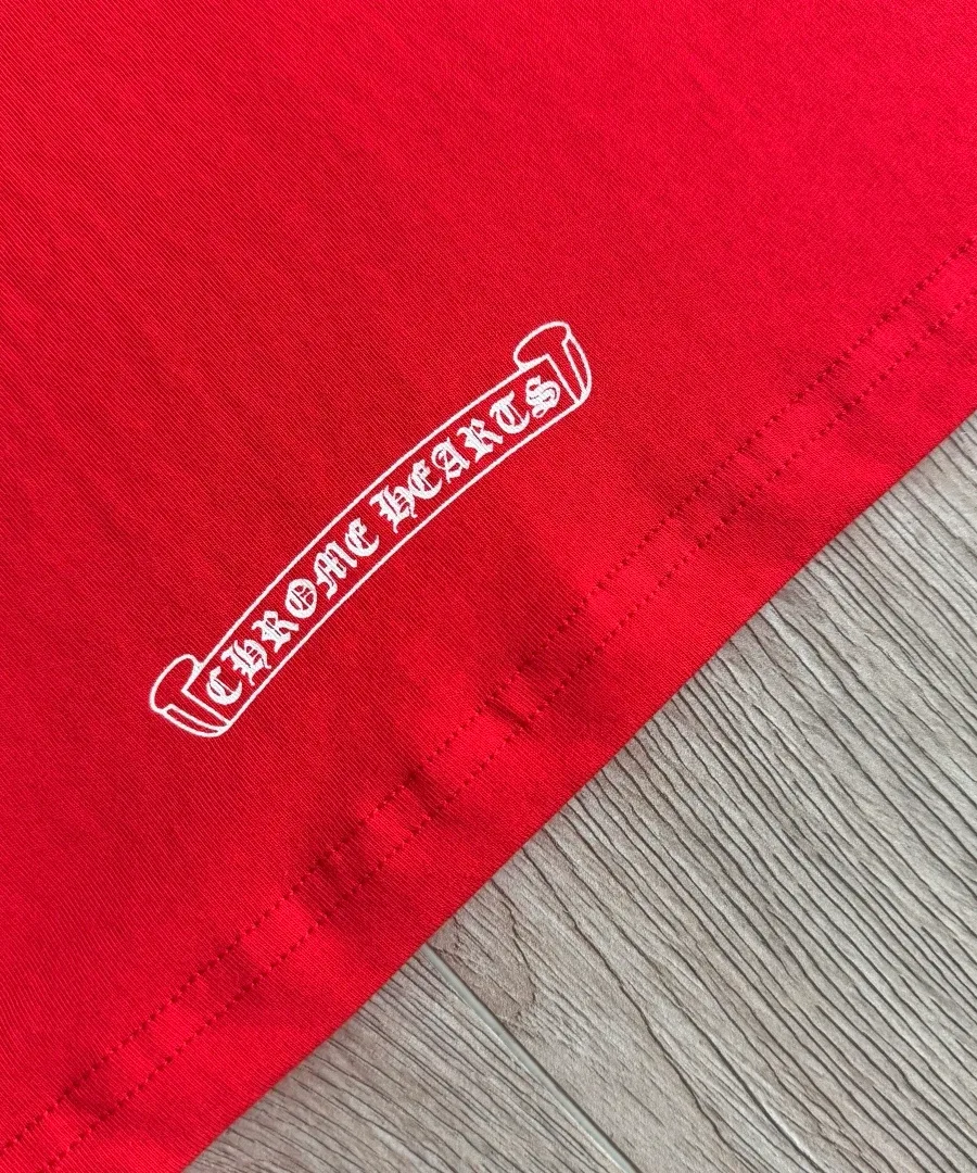 Принт с логотипом Chrome Hearts на рукаве или подоле