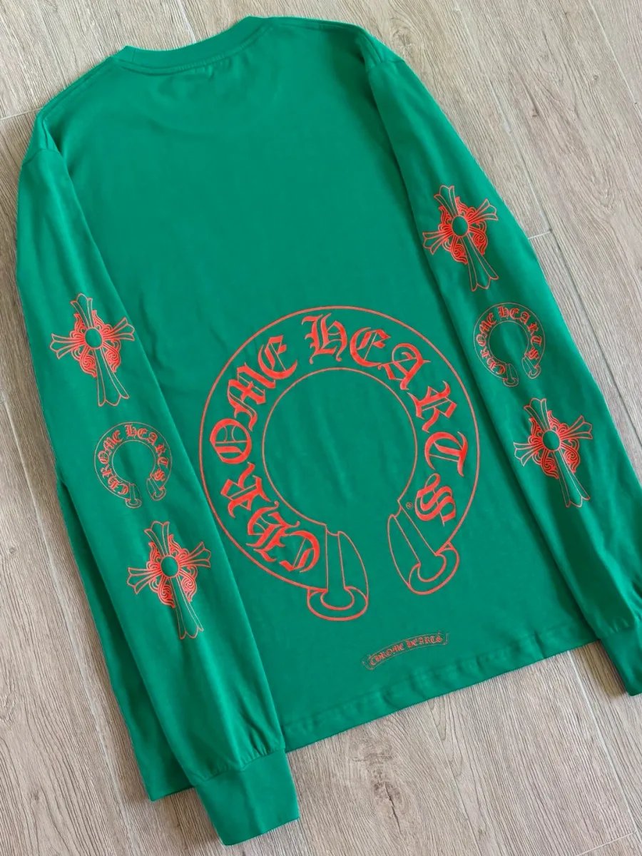 Зеленый лонгслив Chrome Hearts сзади