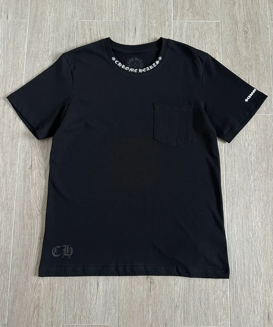 Черная футболка Chrome Hearts спереди