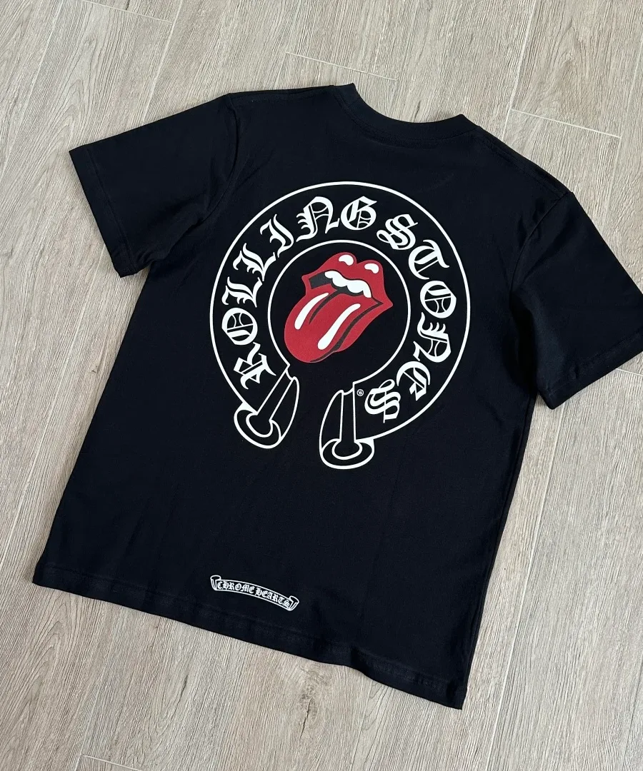Черная футболка Chrome Hearts x Rolling Stones со спины под углом