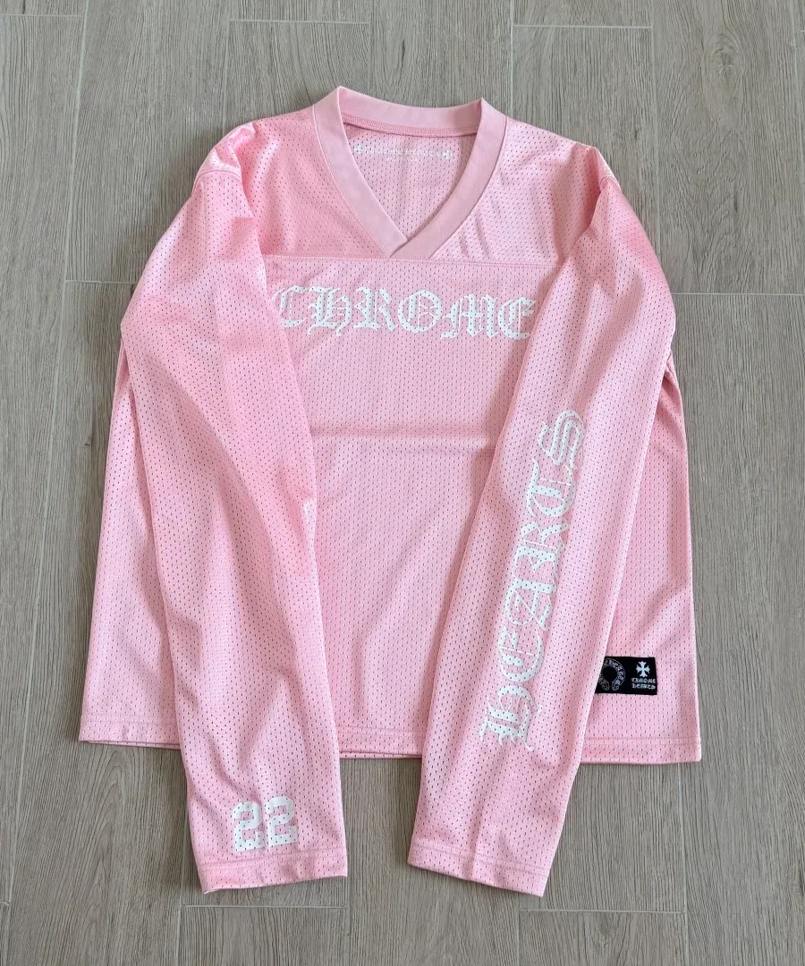 Розовое хоккейное джерси Chrome Hearts, вид спереди