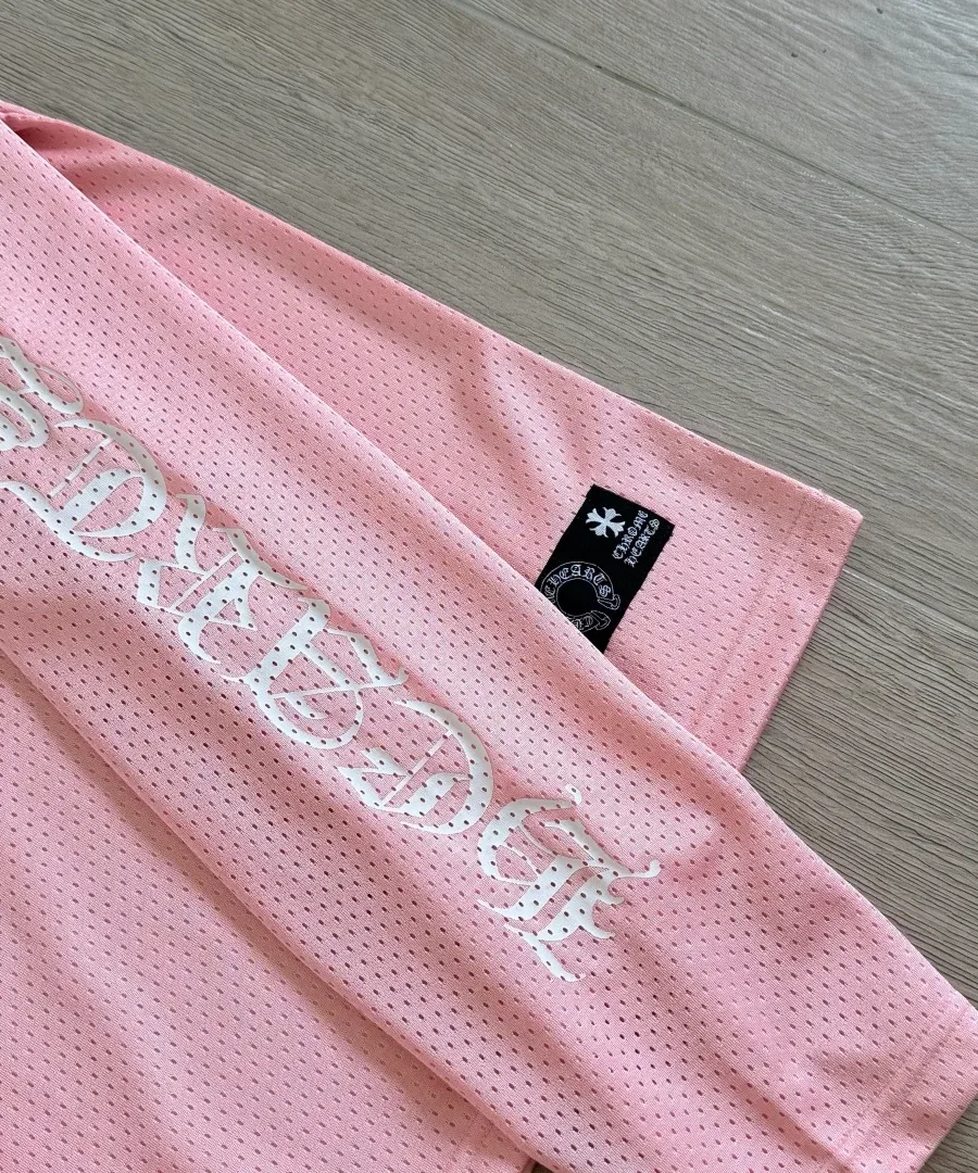 Деталь рукава с принтом и нашивкой джерси Chrome Hearts
