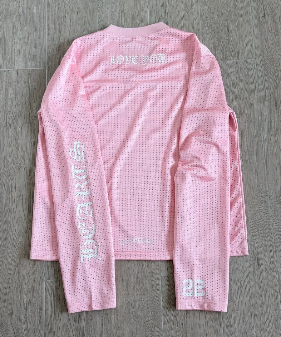 Розовое хоккейное джерси Chrome Hearts, вид сзади