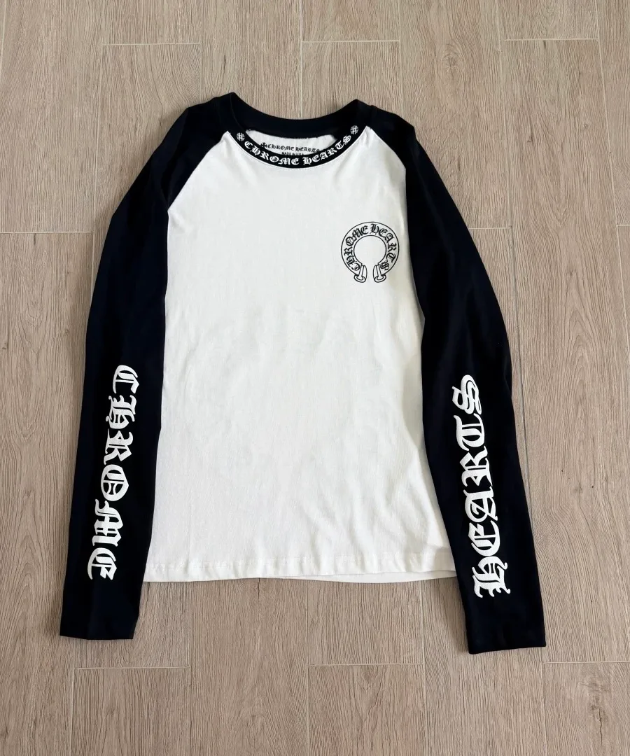 Лонгслив Chrome Hearts черно-белого цвета, вид спереди