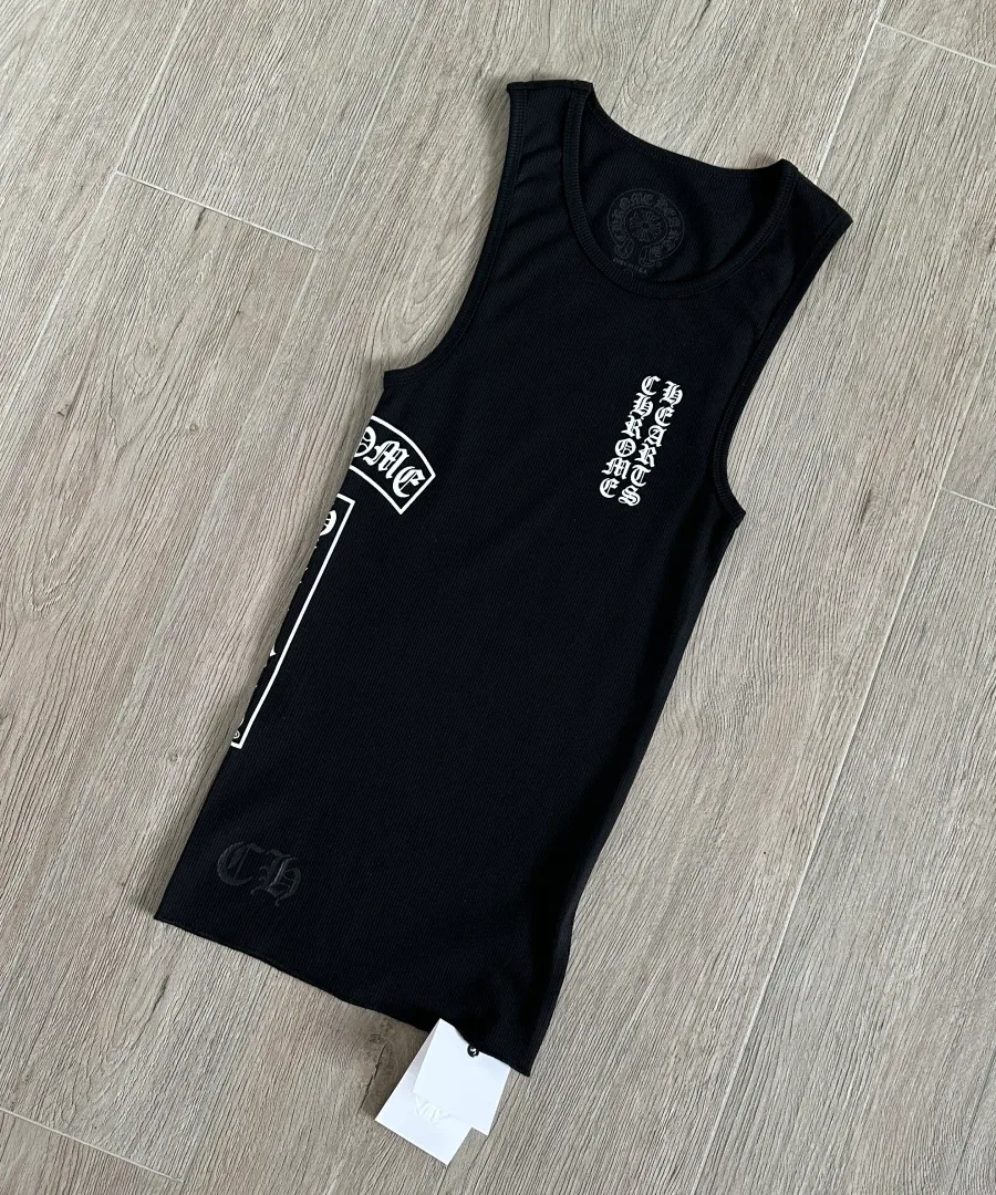 Черное платье-майка Chrome Hearts в рубчик, вид под углом
