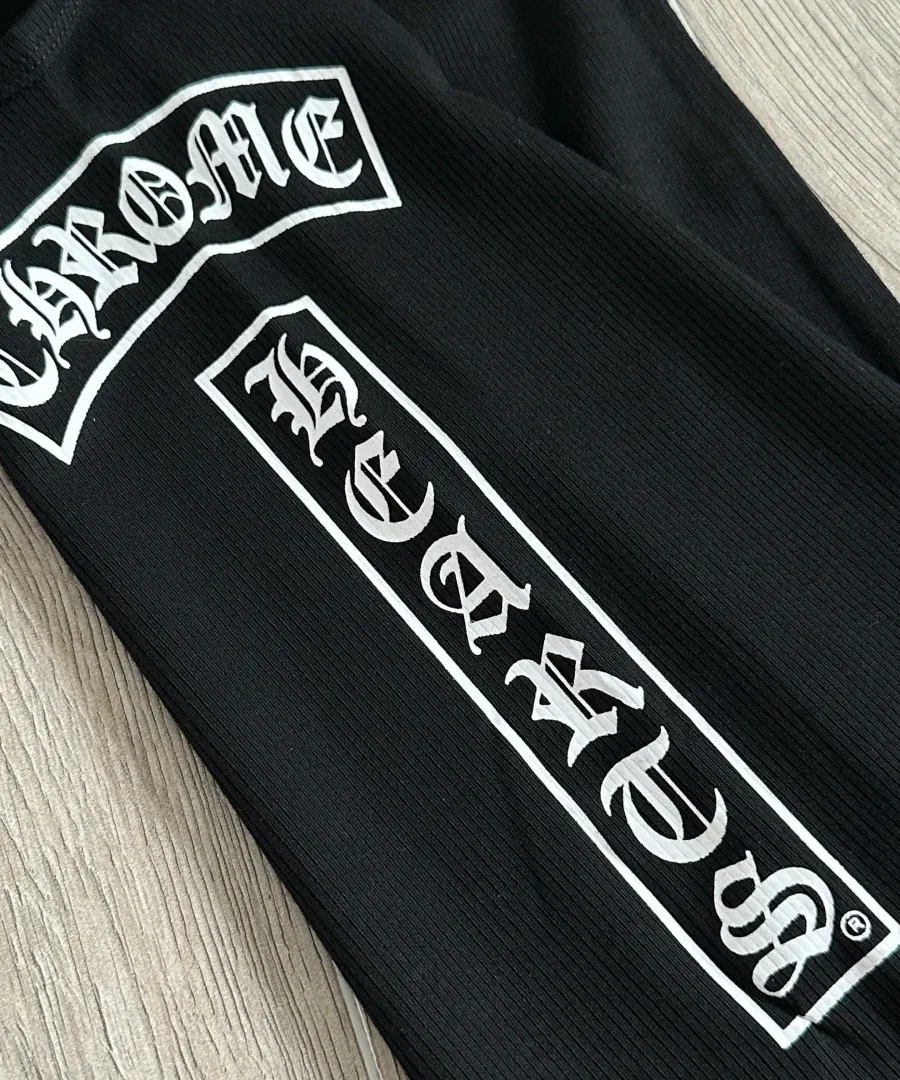 Боковой принт на платье-майке Chrome Hearts