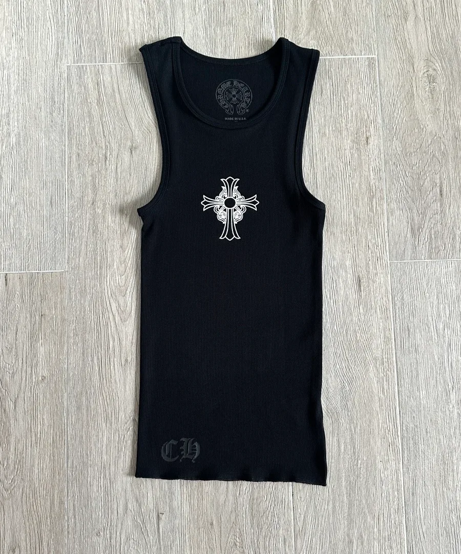 Черная майка Chrome Hearts в рубчик, вид спереди