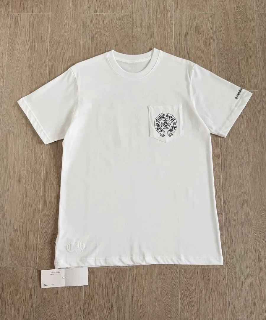 Белая футболка Chrome Hearts с карманом, вид спереди