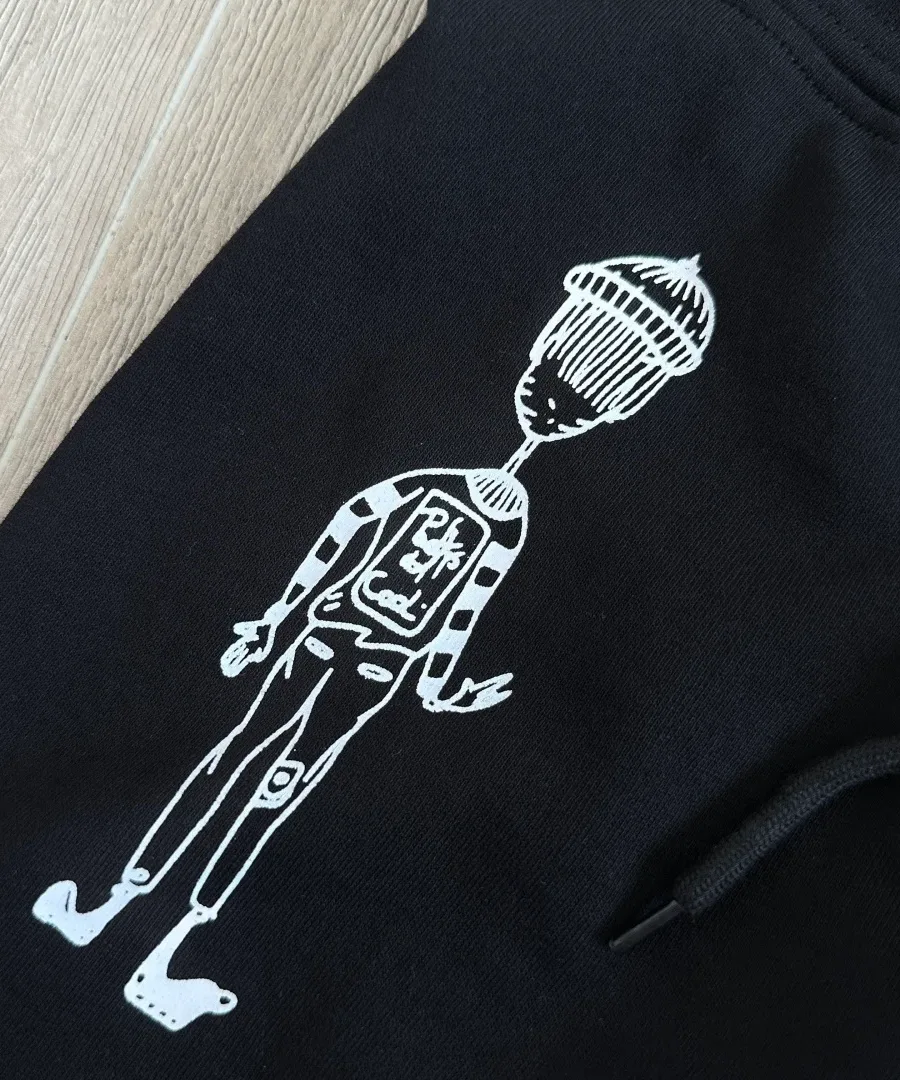 Графичный мультяшный принт на черных шортах Chrome Hearts