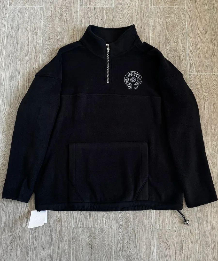Черный флисовый анорак Chrome Hearts, вид спереди