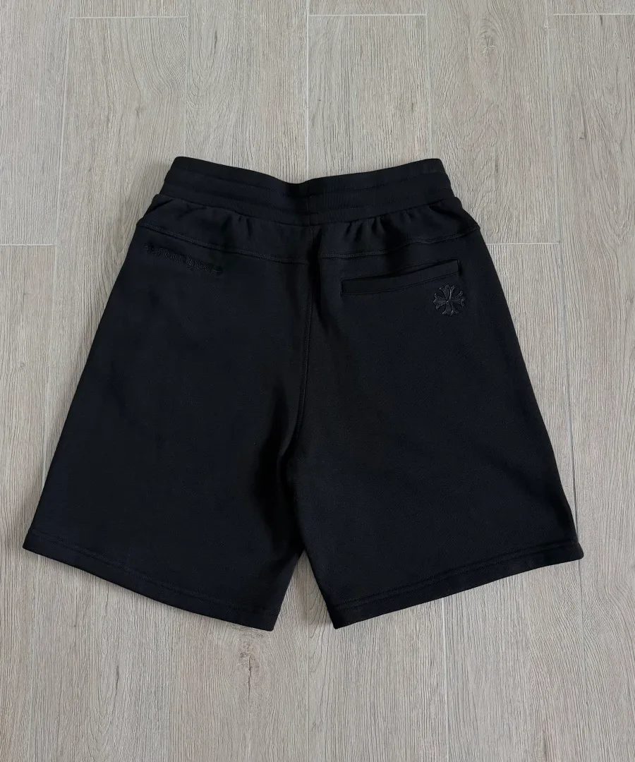 Черные шорты Chrome Hearts, вид сзади