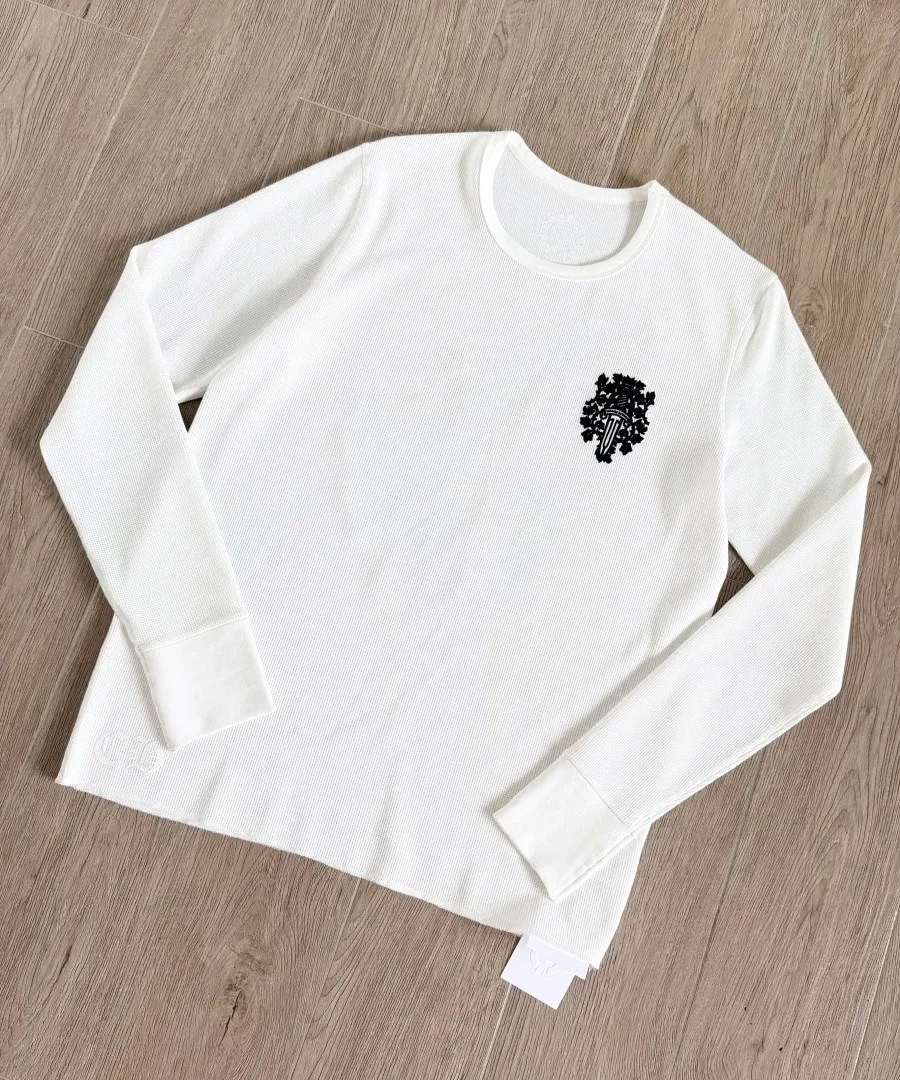 Белый вафельный лонгслив Chrome Hearts, ракурс три четверти