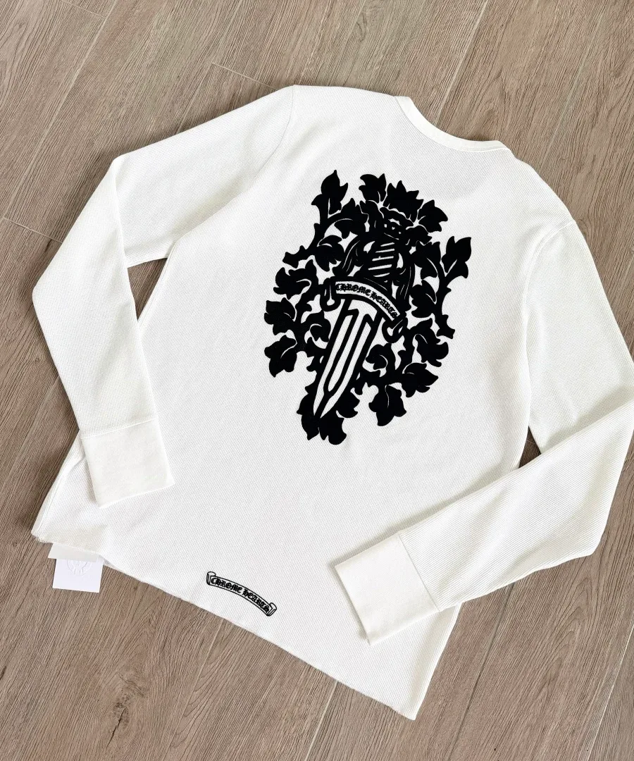 Мужской белый лонгслив Chrome Hearts с принтом на спине, ракурс сзади