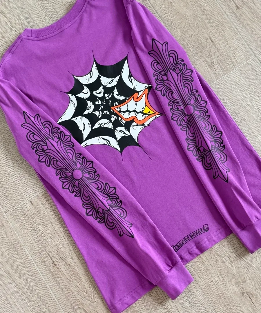 Фиолетовый лонгслив Chrome Hearts Matty Boy Spider Web, разложенный вид сзади