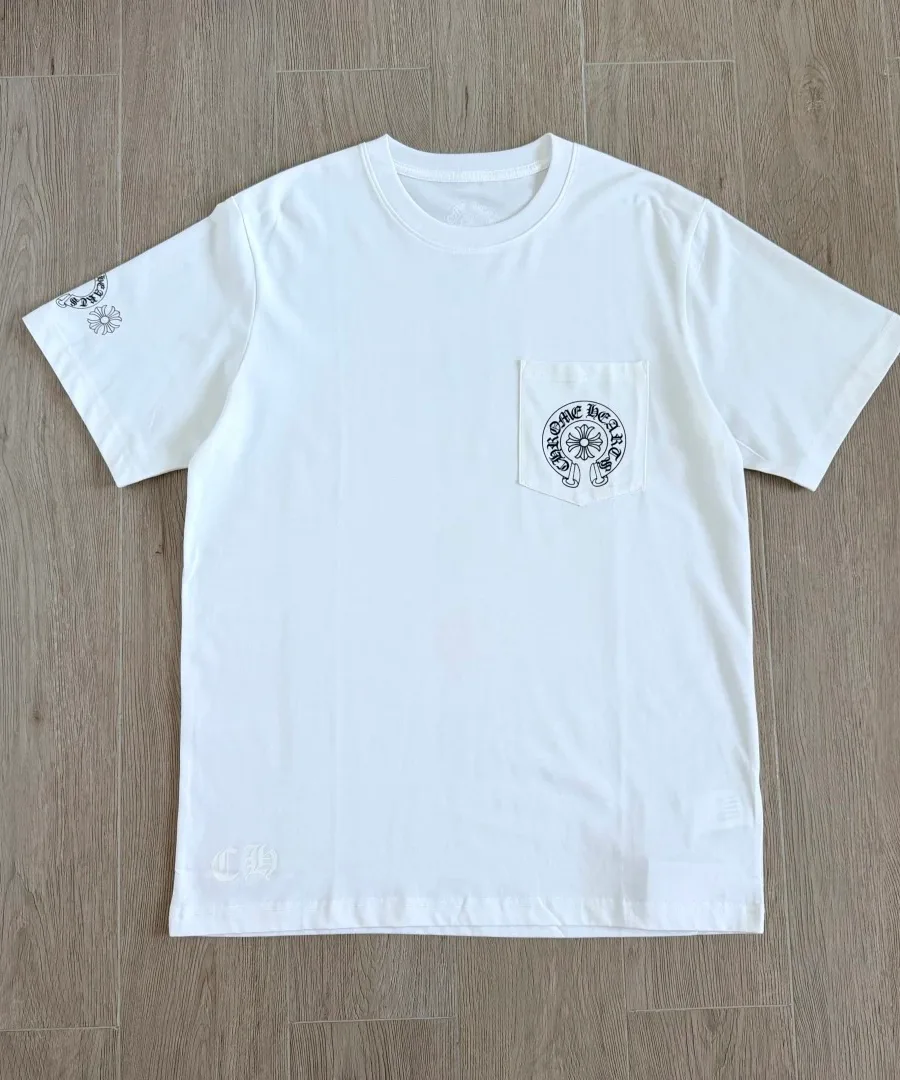 Белая футболка Chrome Hearts с карманом на груди, вид спереди