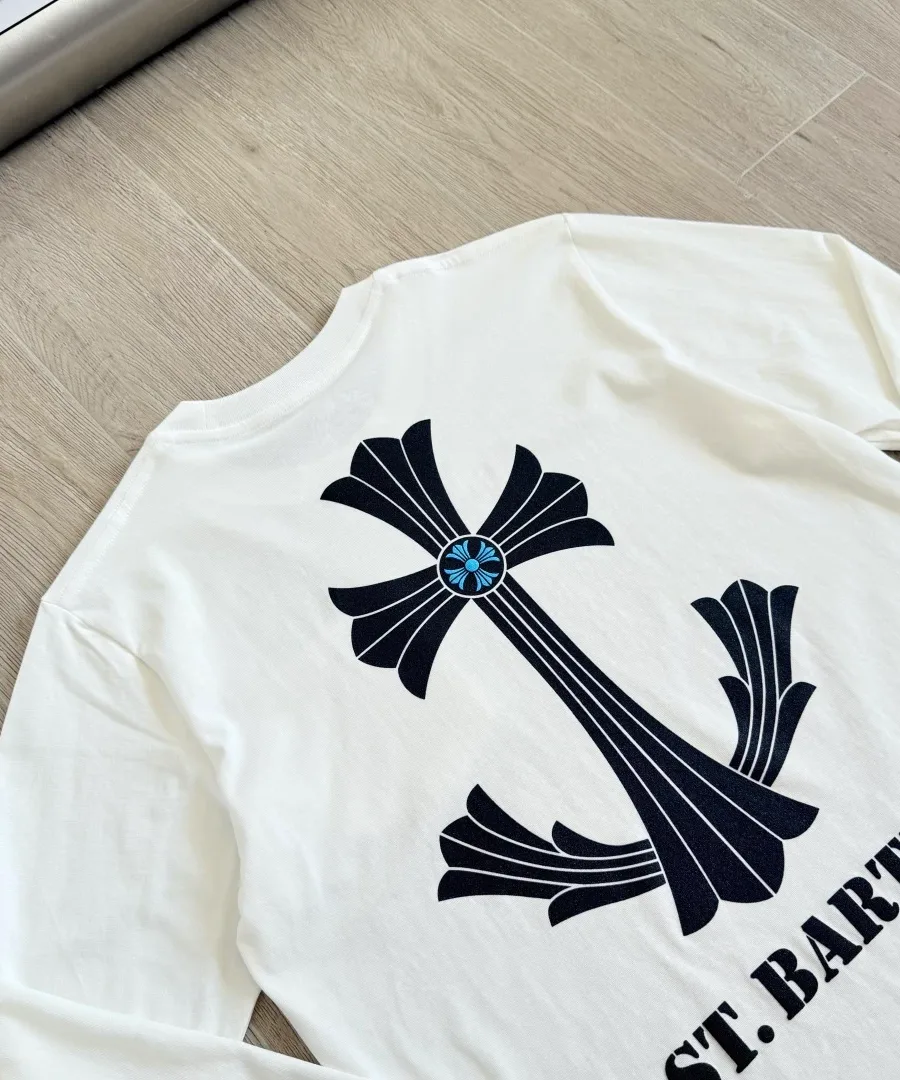 Принт на спине белого лонгслива Chrome Hearts