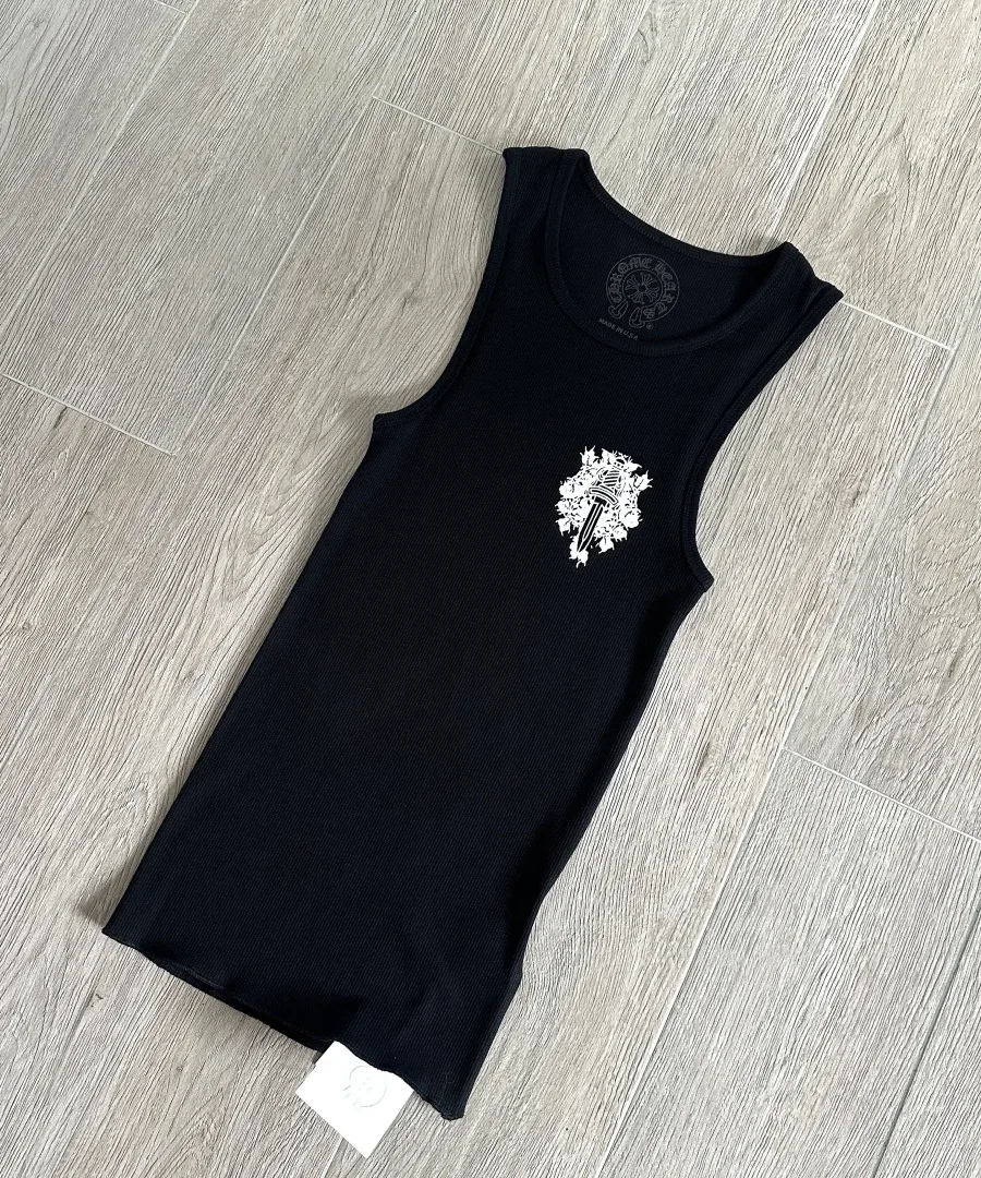 Черная майка Chrome Hearts под углом