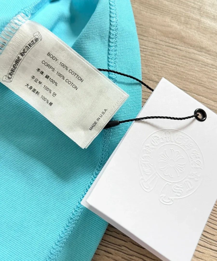 Внутренние ярлыки с составом ткани футболки Chrome Hearts