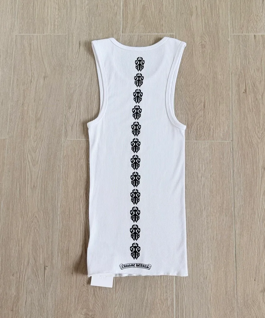 Белая майка Chrome Hearts, вид со спины
