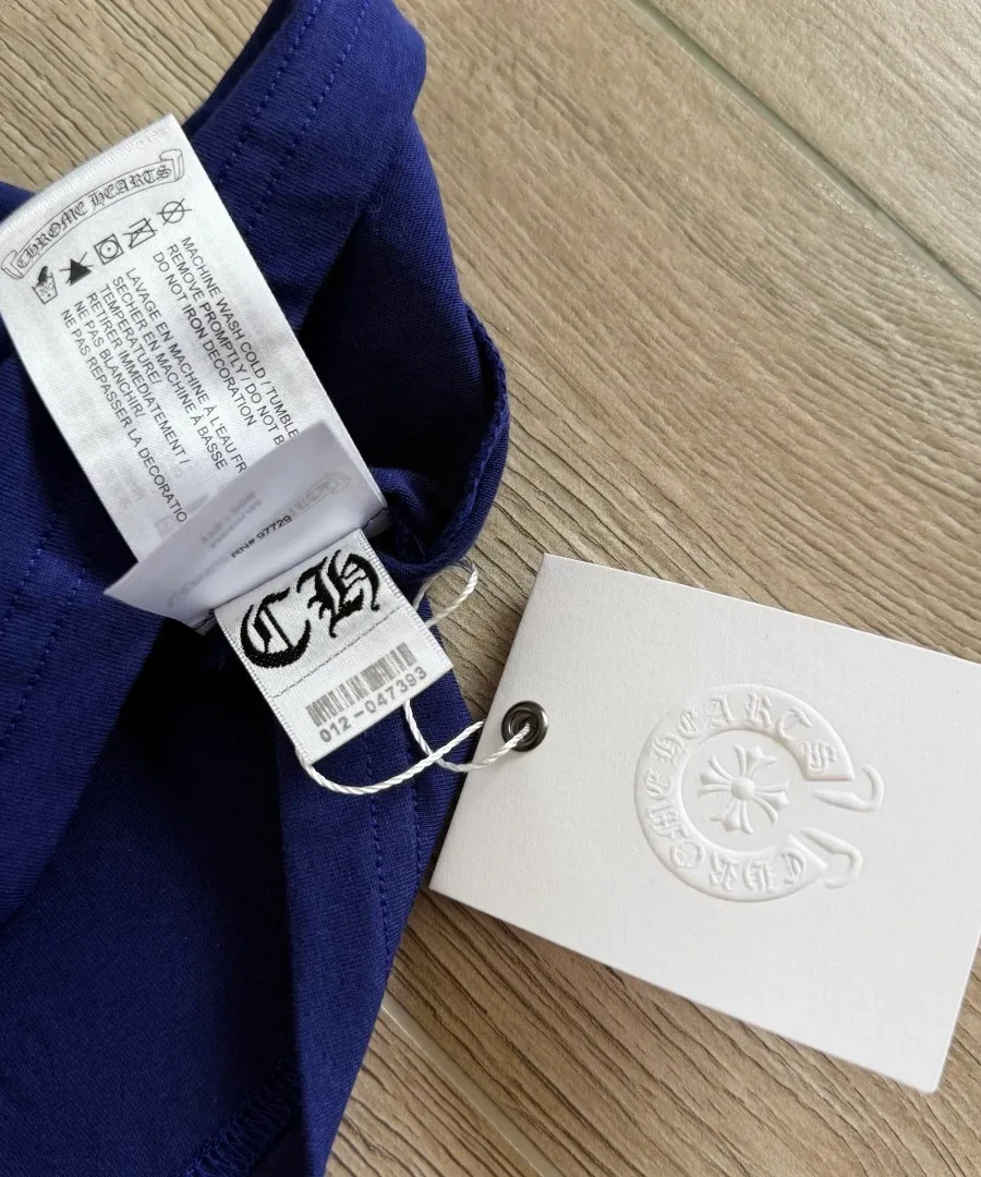 Фирменные бирки футболки Chrome Hearts