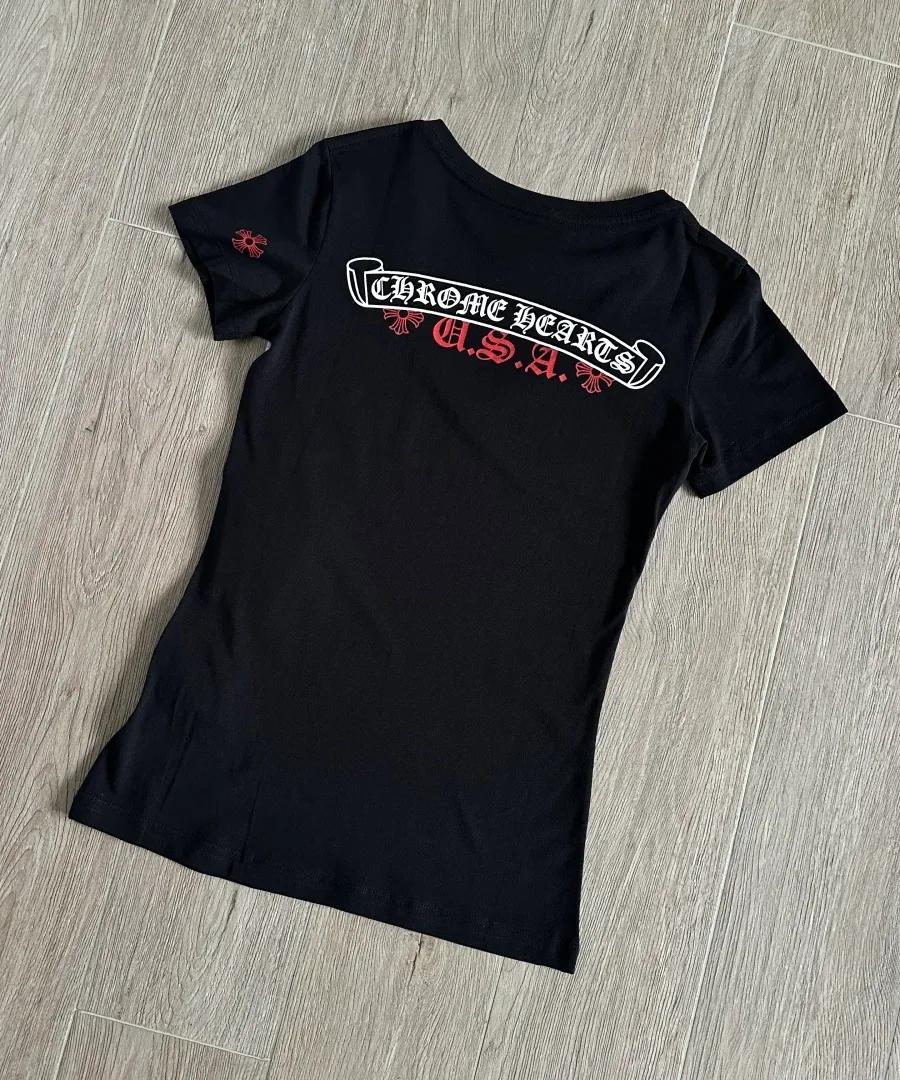 Чёрная женская футболка Chrome Hearts, вид сзади под углом