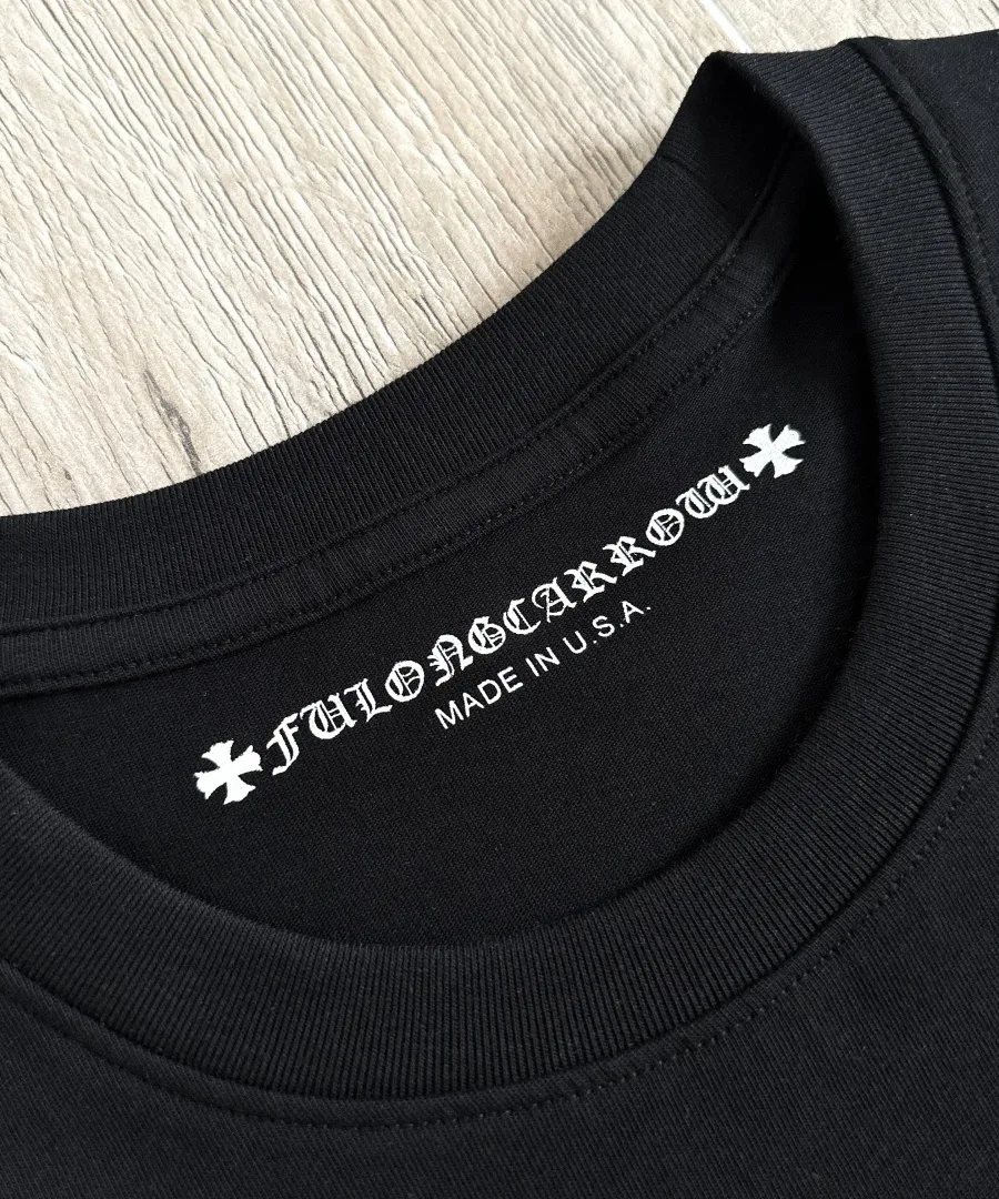 Ярлык с составом черной футболки Chrome Hearts