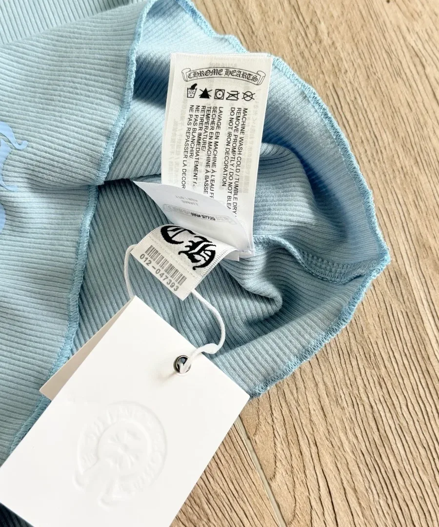 Внутренние бирки платья Chrome Hearts