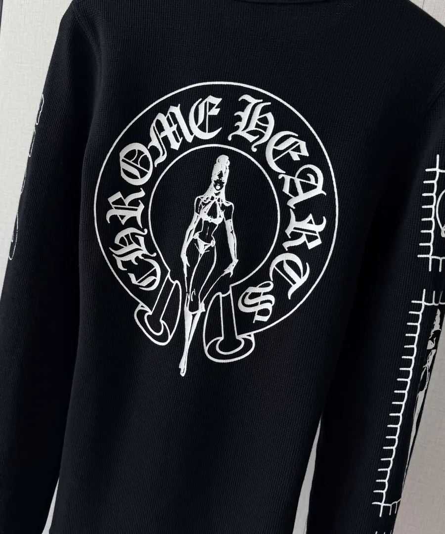Черный лонгслив Chrome Hearts Deadly Doll на вешалке
