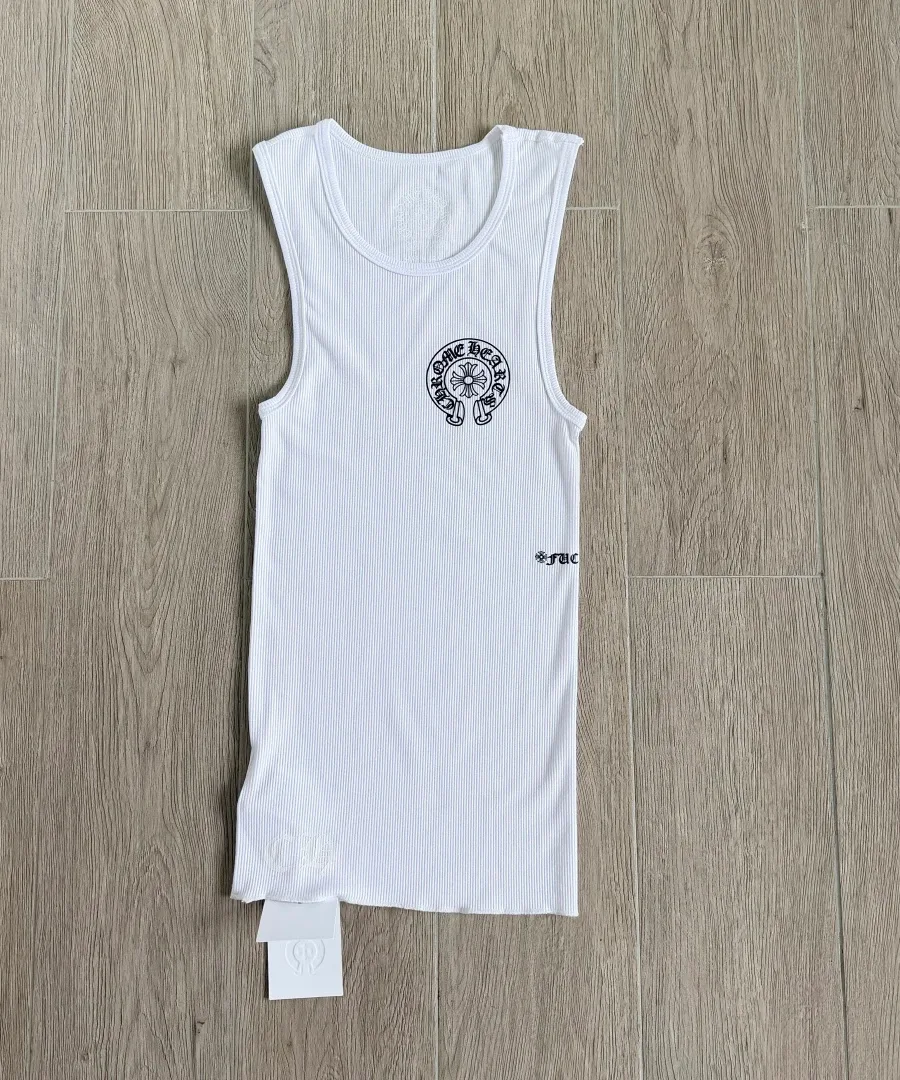 Белая майка Chrome Hearts, вид спереди