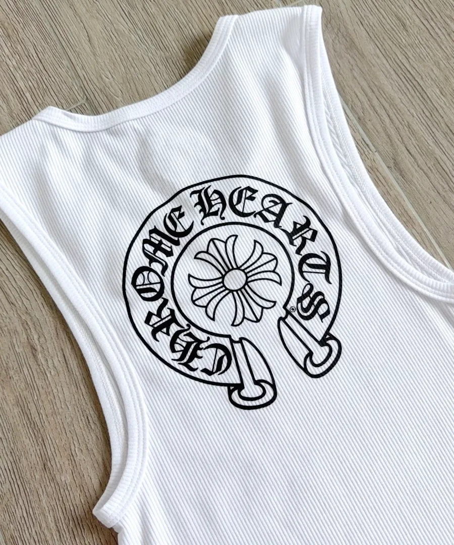 Принт с подковой на спине белой майки Chrome Hearts