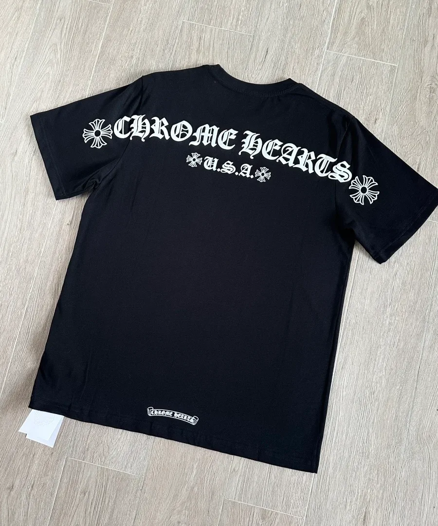 Черная футболка Chrome Hearts сзади под углом