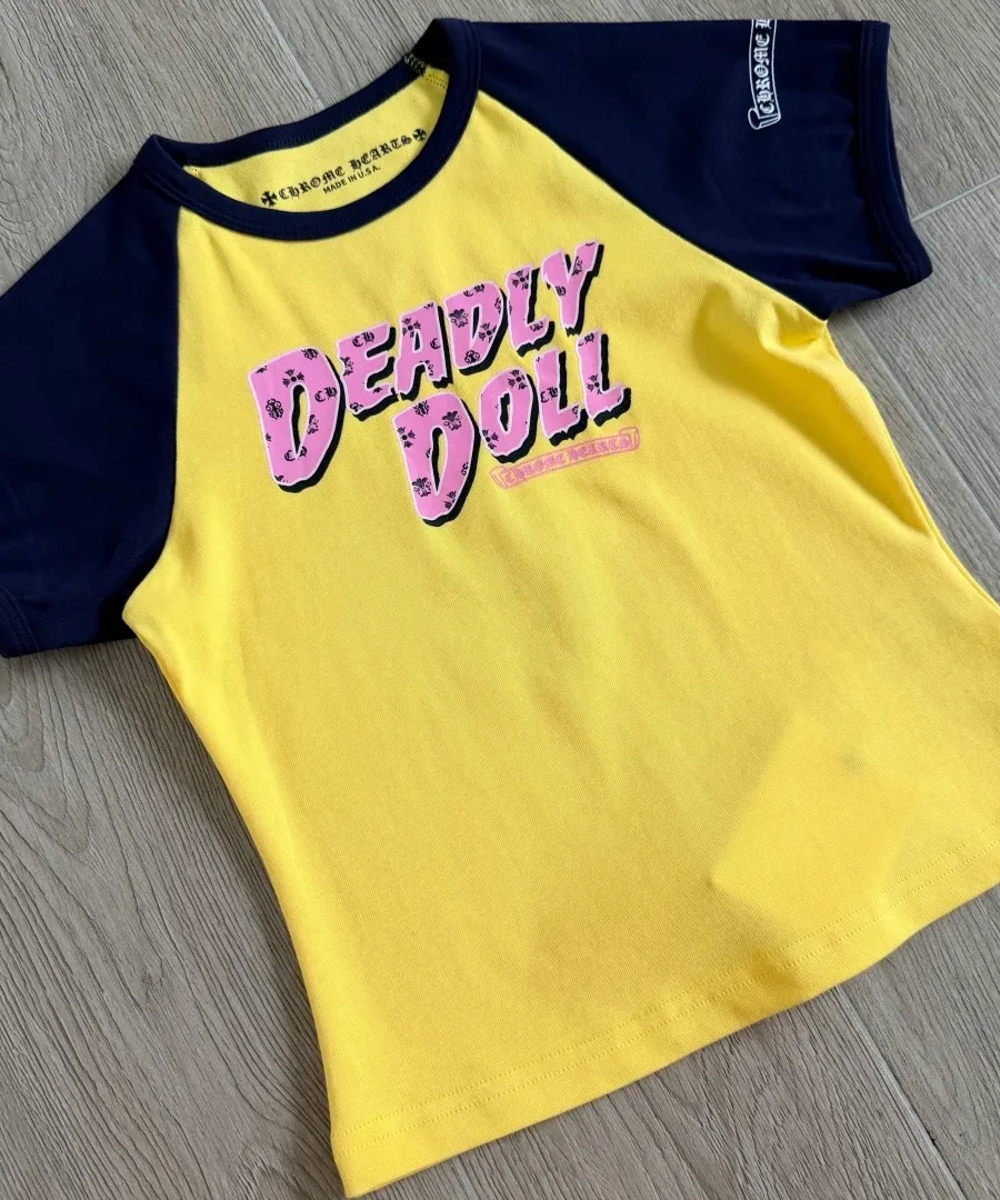 Общий вид футболки Chrome Hearts x Deadly Doll спереди