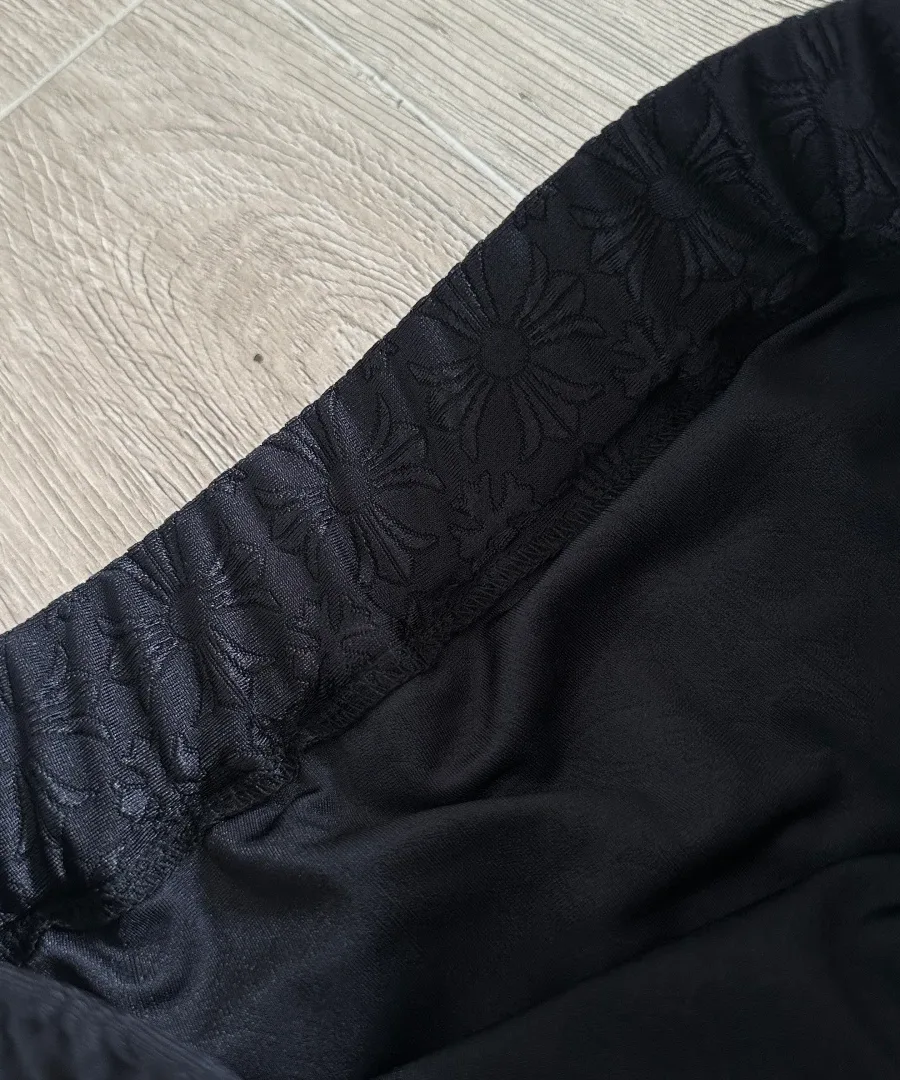 Внутренняя сторона пояса юбки Chrome Hearts