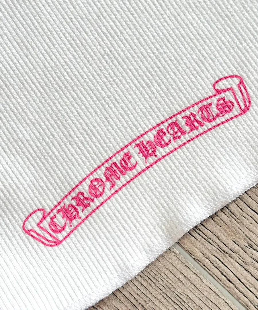Белое платье-майка Chrome Hearts с розовым принтом, вид спереди