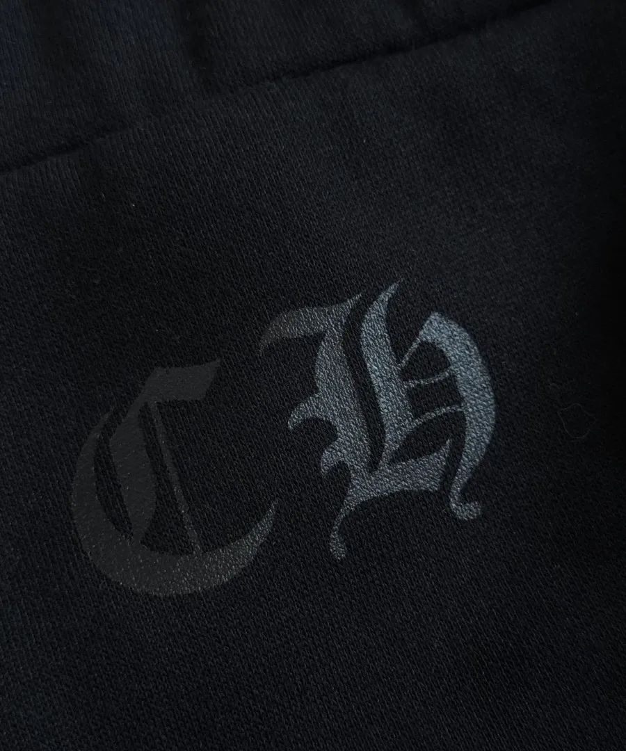 Черный принт CH на спортивных штанах Chrome Hearts
