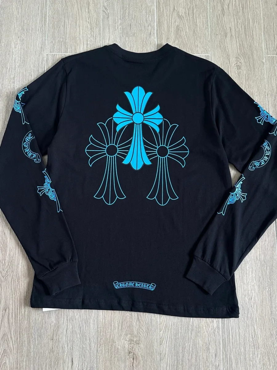 Черный лонгслив Chrome Hearts CH23SS, вид со спины