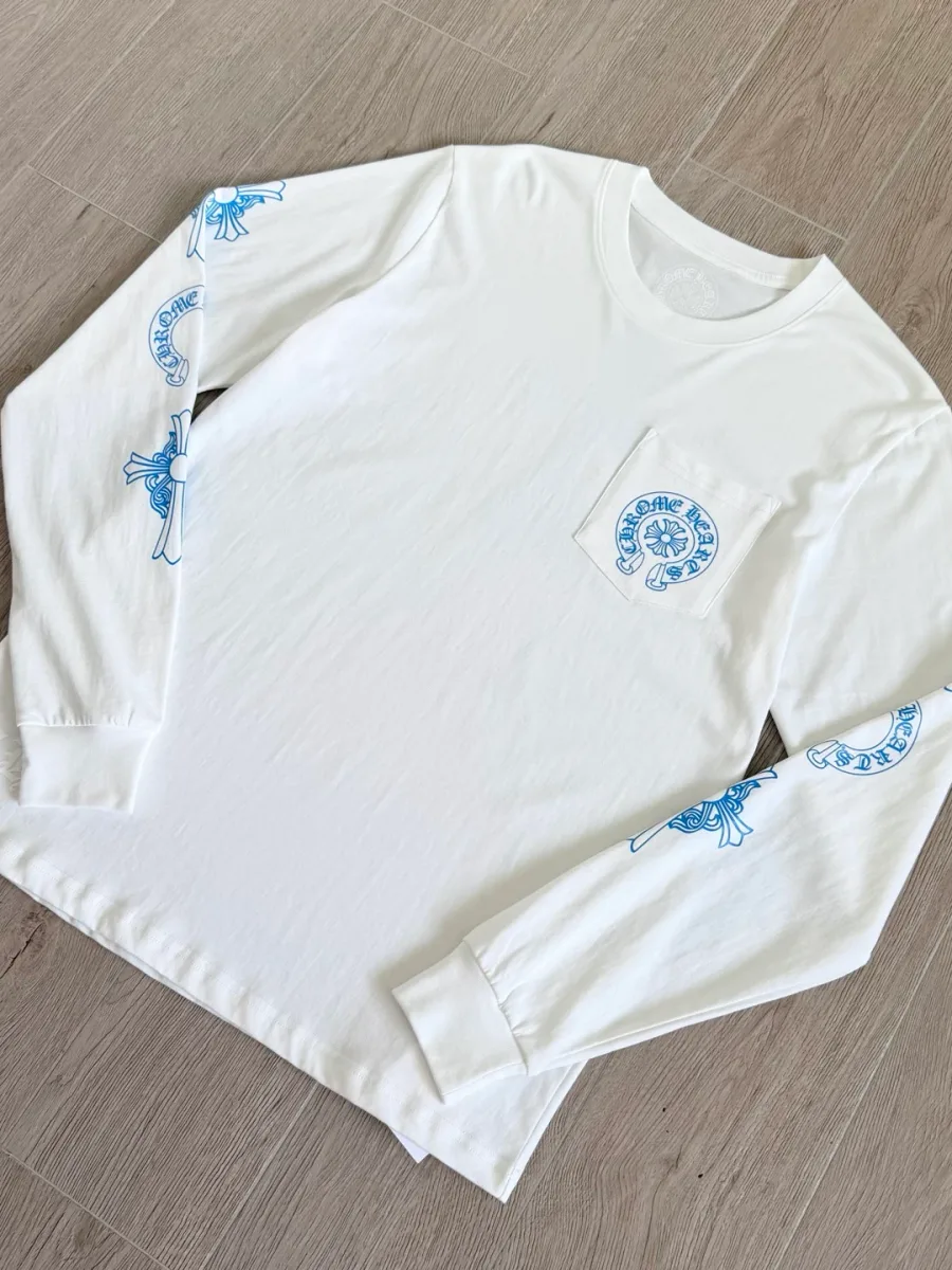 Белый хлопковый лонгслив Chrome Hearts CH23SS, вид под углом