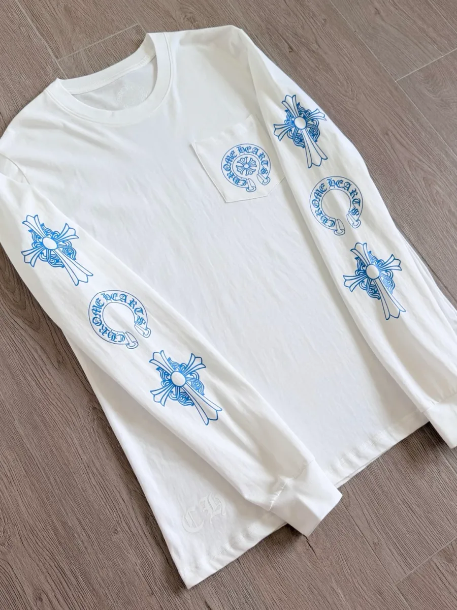 Белый лонгслив Chrome Hearts CH23SS, вид спереди сбоку