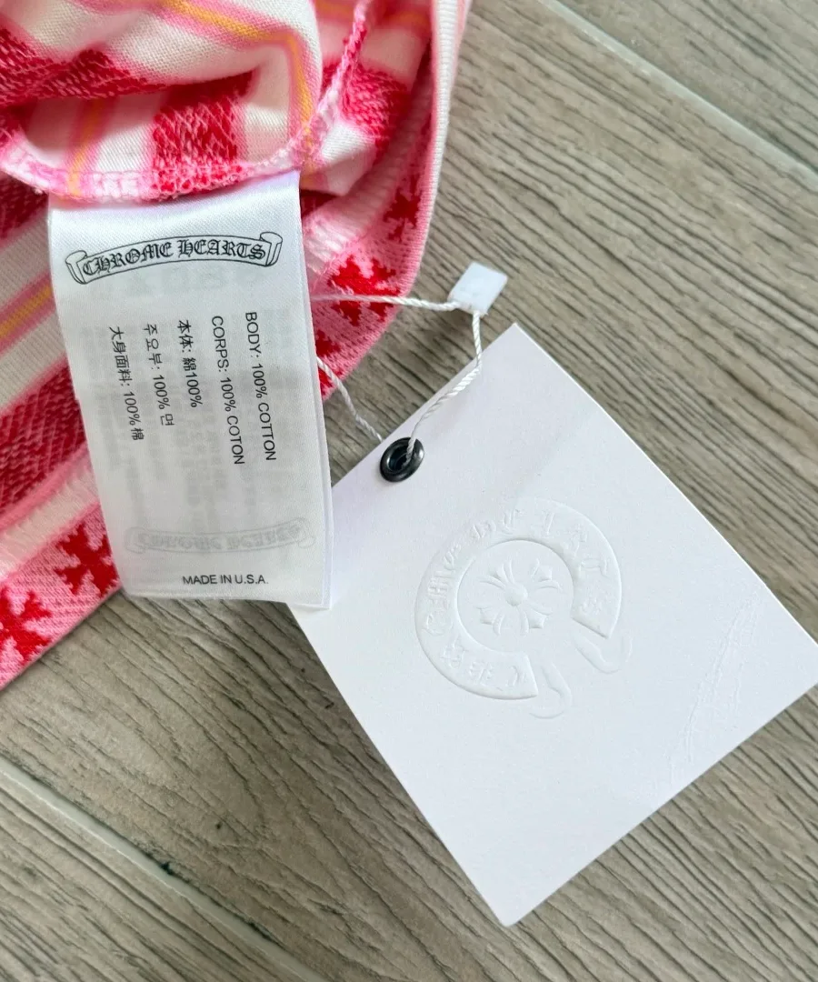 Внутренняя бирка с составом 100% хлопок футболки Chrome Hearts