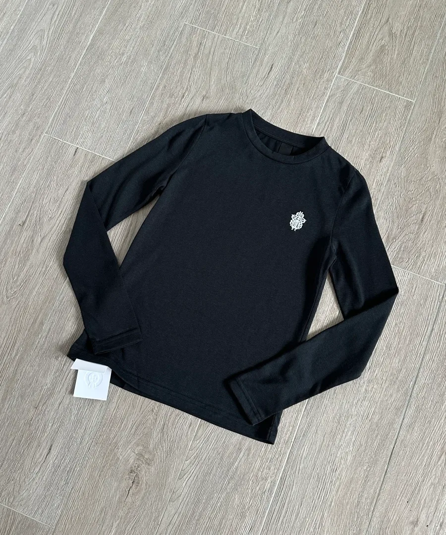 Женский лонгслив Chrome Hearts GRP Y черного цвета, вид под углом