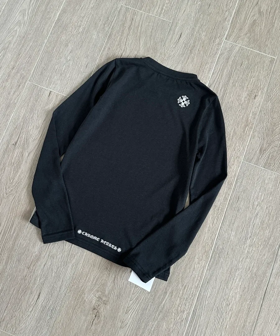 Женский лонгслив Chrome Hearts GRP Y черного цвета, вид сзади под углом
