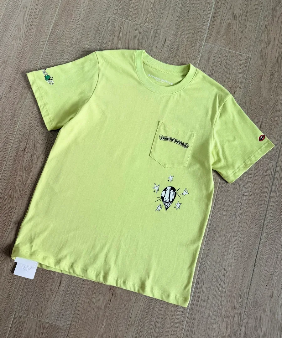 Футболка Chrome Hearts Matty Boy зеленого цвета под углом