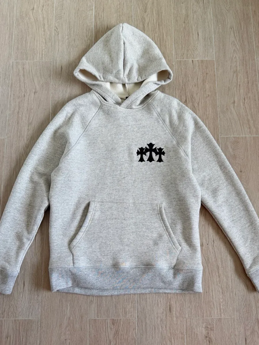 Серое худи Chrome Hearts с капюшоном, вид спереди